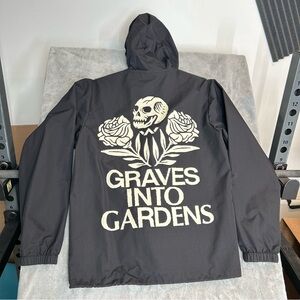 Elevation Worship Graves Into Gardens Men’s Rain Jacket in Black‎ Size Large